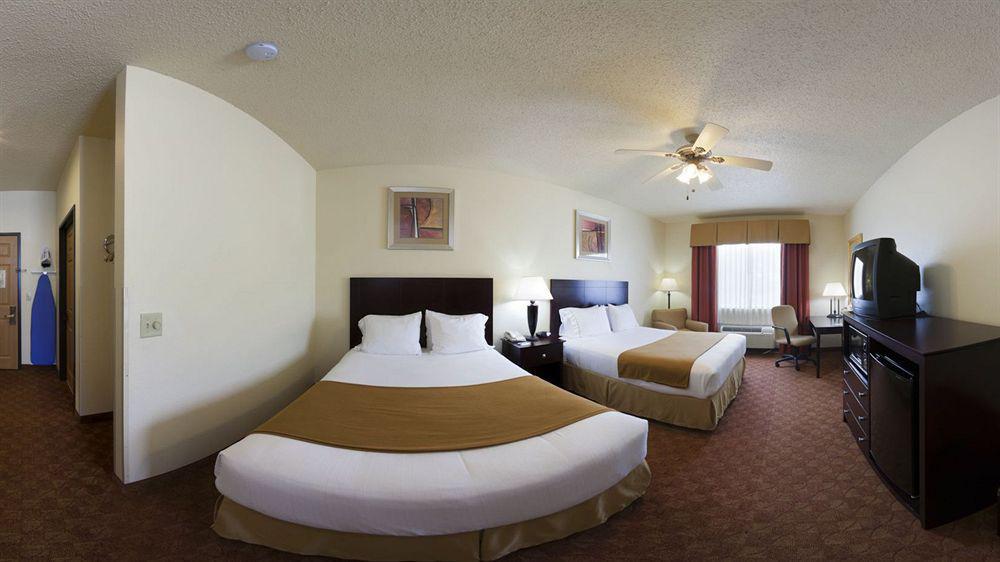 Holiday Inn Express Hotel & Suites Mount Pleasant By Ihg Exterior foto