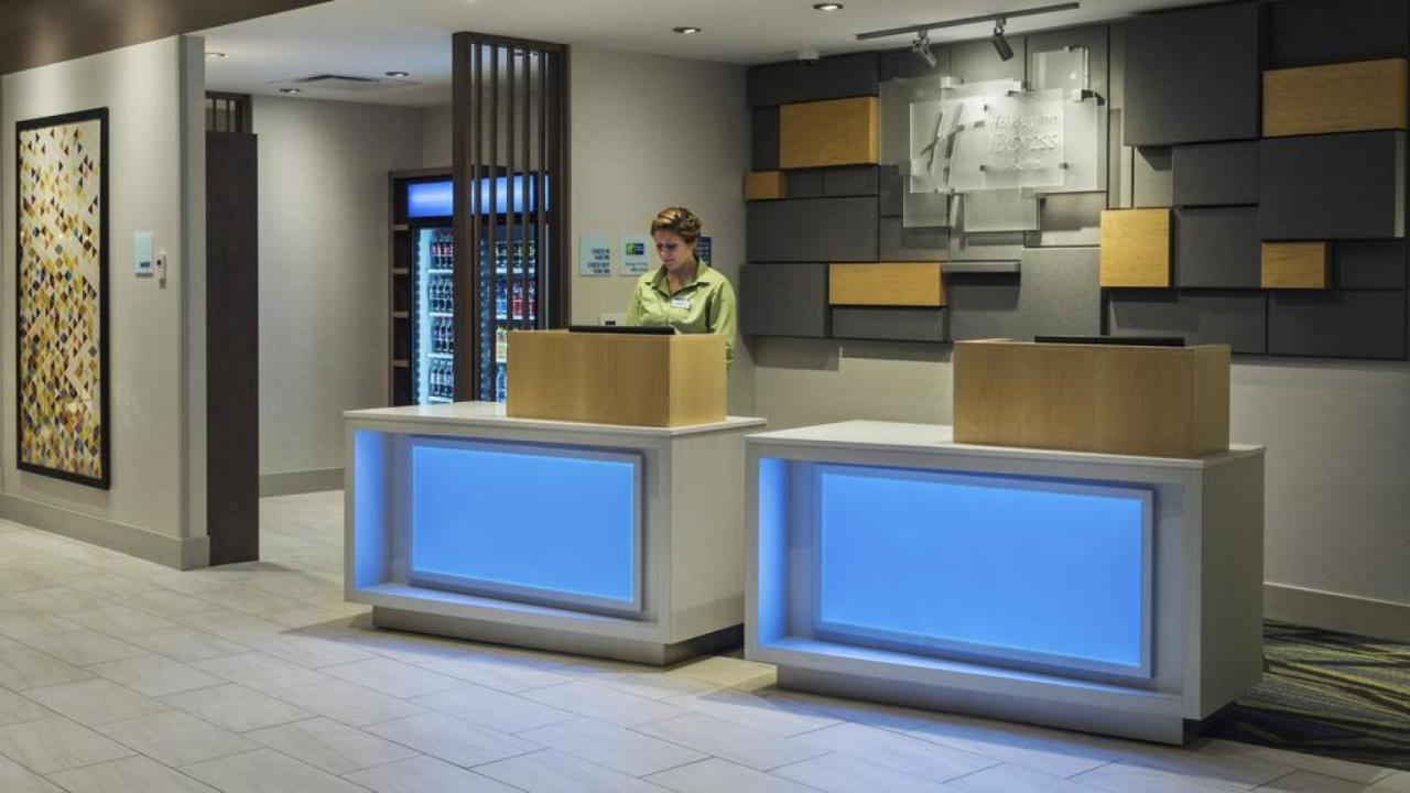 Holiday Inn Express Hotel & Suites Mount Pleasant By Ihg Exterior foto