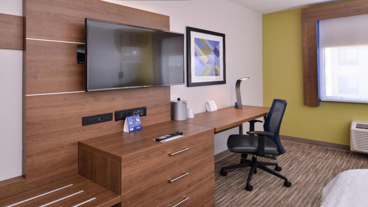 Holiday Inn Express Hotel & Suites Mount Pleasant By Ihg Exterior foto