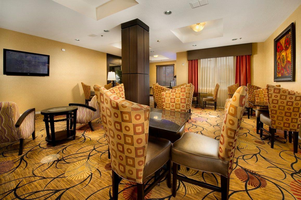 Holiday Inn Express Hotel & Suites Mount Pleasant By Ihg Exterior foto