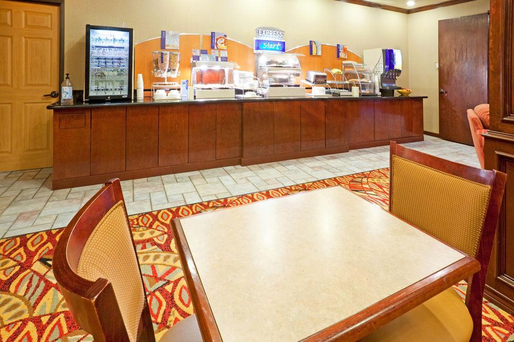 Holiday Inn Express Hotel & Suites Mount Pleasant By Ihg Restaurant foto